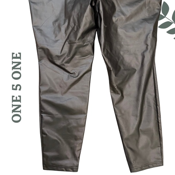 🛍️3/$40 ONE5ONE Faux Leather Pants- PULL on Elastic Waist – Size 2X - Picture 6 of 7